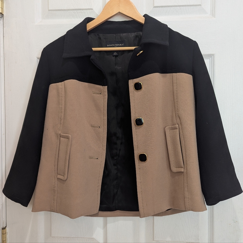 Banana Republic Black and Tan Blazer with Color Block Design